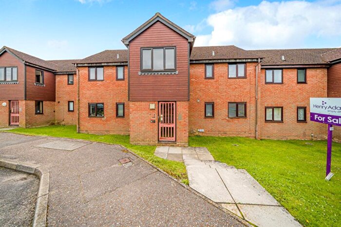 1 Bedroom Flat For Sale In Roman Way, Billingshurst, RH14