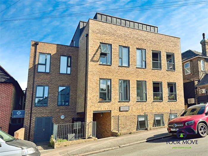 2 Bedroom Flat For Sale In Carlton Avenue, Broadstairs, Kent, CT10