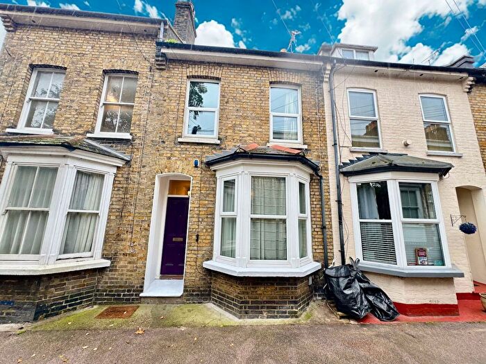 2 Bedroom Terraced House For Sale In Shaftsbury Street, Ramsgate, CT11