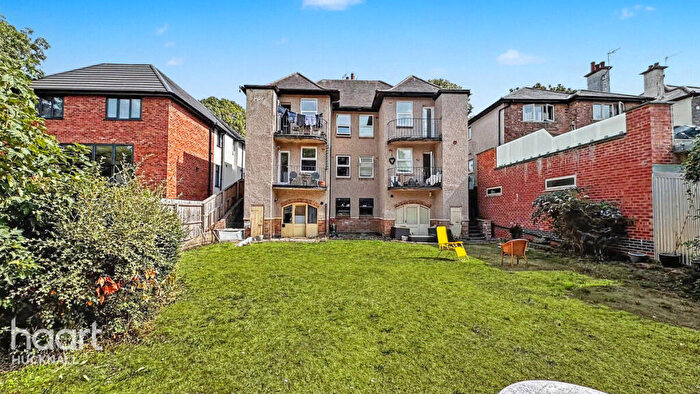 2 Bedroom Flat For Sale In Grange Road, Nottingham, NG5