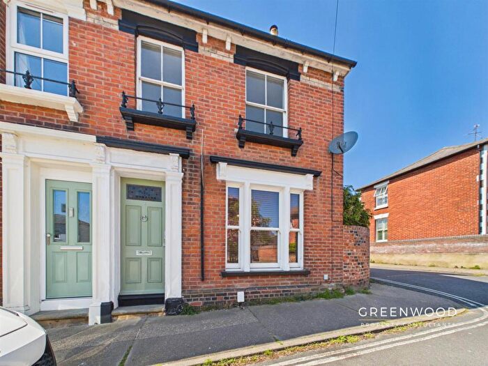 3 Bedroom Semi Detached House For Sale In Rawstorn Road, Colchester, CO3