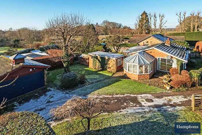 3 Bedroom Detached Bungalow For Sale In Two Gates Lane, Bellingdon, HP5