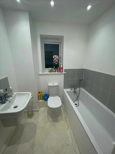 2 Bedroom Semi-Detached House To Rent In Savant Way, Walsall WS2