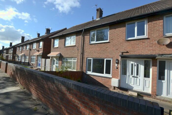 3 Bedroom Semi-Detached House To Rent In Fellgate Avenue, Jarrow, Tyne And Wear, NE32