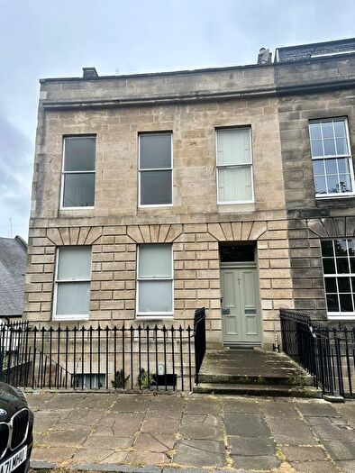 3 Bedroom Flat To Rent In Claremont Crescent, Edinburgh, EH7