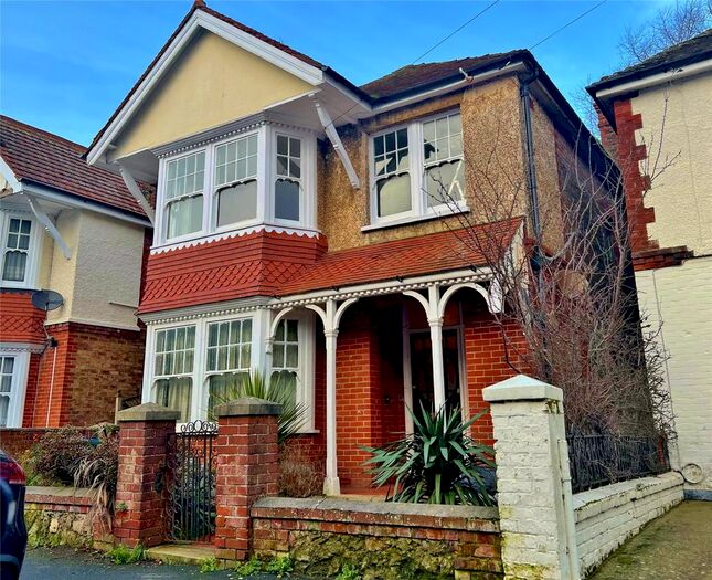 3 Bedroom Flat To Rent In A Richmond Avenue, Bognor Regis, West Sussex, PO21