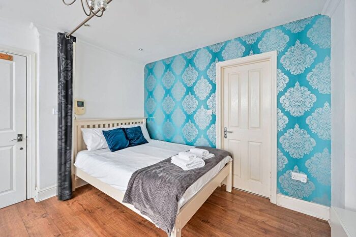 Studio To Rent In Alie Street, Aldgate, London, E1