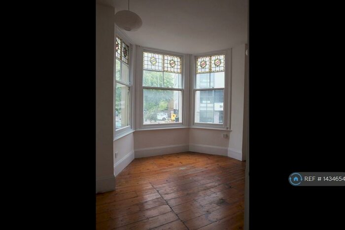 2 Bedroom Flat To Rent In Lewisham, London, SE13