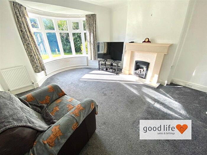 2 Bedroom Semi-Detached Bungalow For Sale In Romney Avenue, Grangetown, Sunderland, SR2