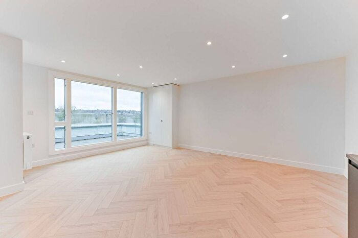 2 Bedroom Flat To Rent In Norbury Avenue, Norbury, London, SW16