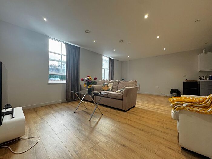 2 Bedroom Flat To Rent In Calverley Road, Tunbridge Wells, TN1