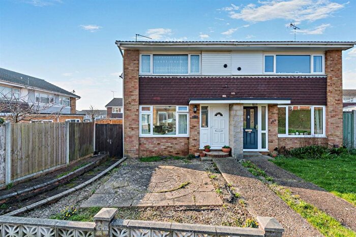 2 Bedroom Semi Detached House For Sale In Merton Road, Bearsted, Maidstone, ME15