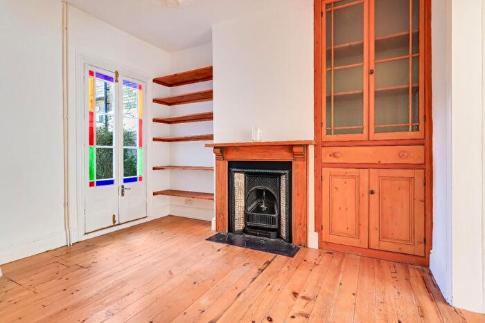 3 Bedroom Terraced House For Sale In Mawson Road, Cambridge, CB1