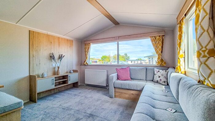 2 Bedroom Mobile/park Home For Sale In Lossiemouth, IV31