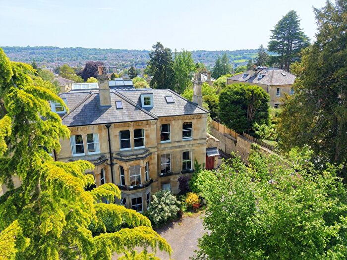 5 Bedroom Semi-Detached House For Sale In Weston Road, Bath, BA1
