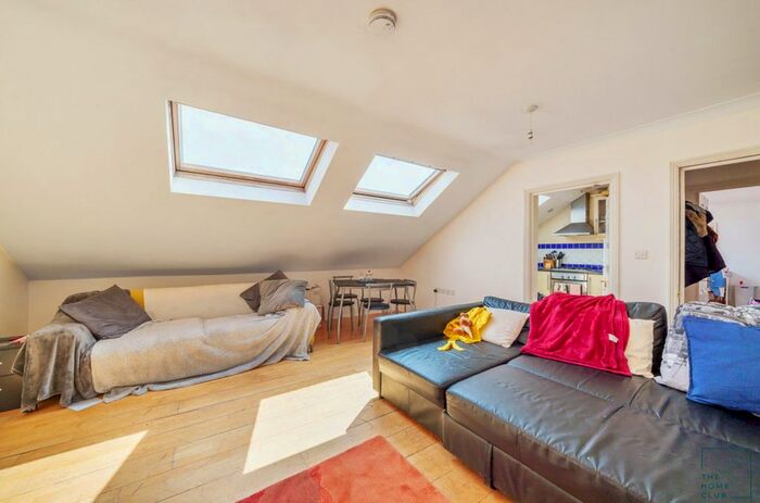 2 Bedroom Flat To Rent In Queens Road, Guildford, GU1