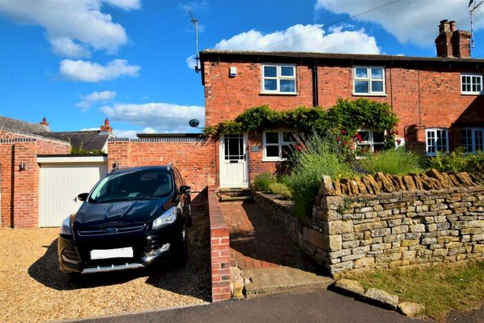 2 Bedroom Character Property For Sale In Mount Pleasant Road, Morcott, LE15