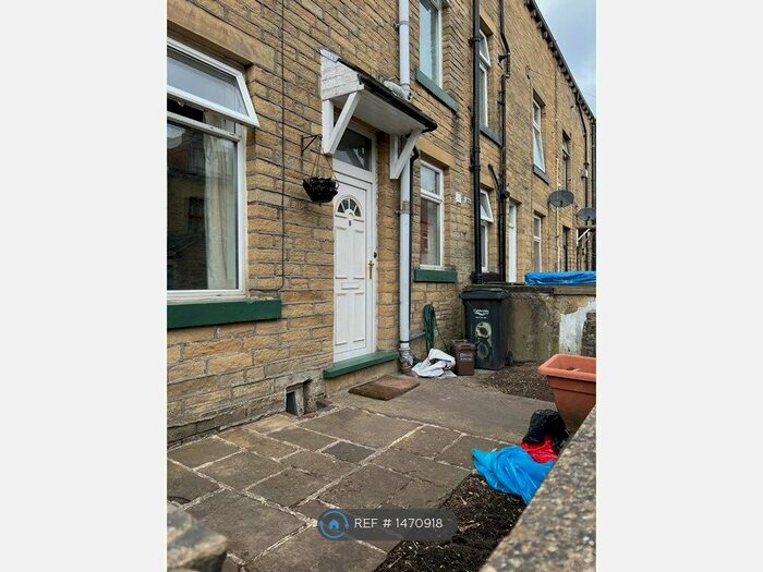 2 Bedroom Terraced House To Rent In Maple Street, Halifax, HX1