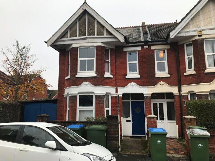 6 Bedroom House To Rent In Richmond Gardens, Highfield, SO17