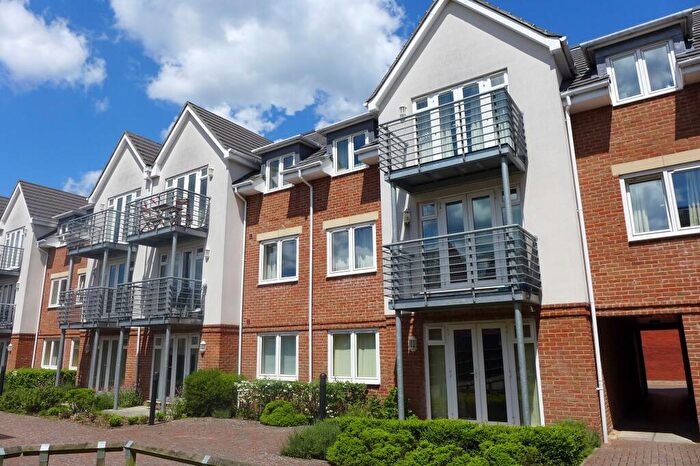 2 Bedroom Flat To Rent In Old Dairy Close, Fleet, GU51