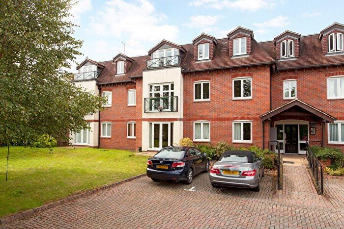 2 Bedroom Flat To Rent In River Court, Old Bath Road, Charvil, Berkshire, RG10