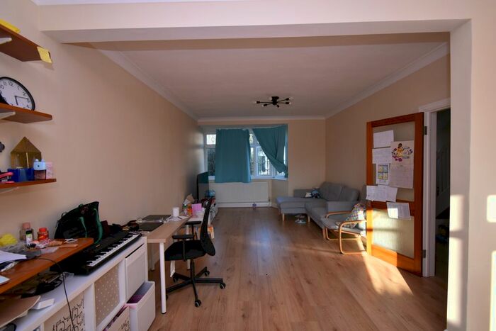 3 Bedroom Semi-Detached House To Rent In Central Avenue, Pinner, HA5