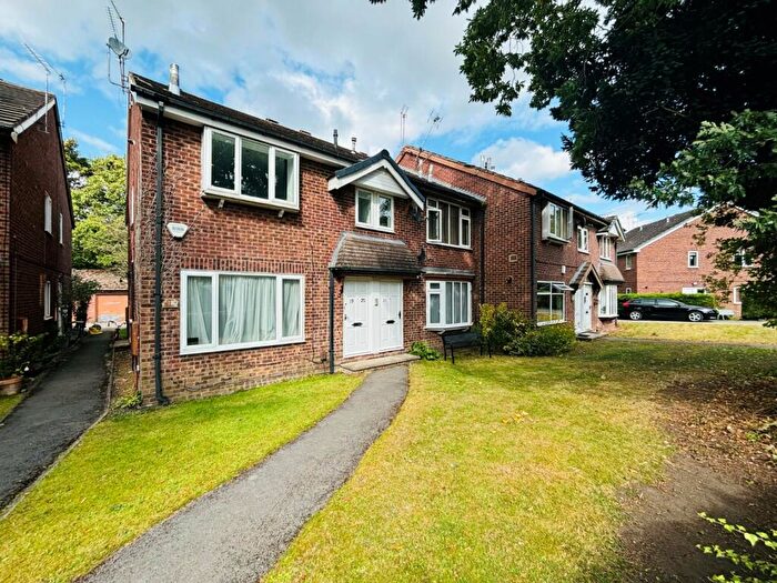 2 Bedroom Flat To Rent In Wycliffe Drive, Leeds, West Yorkshire, LS17