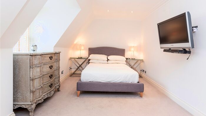 1 Bedroom Flat To Rent In Grosvenor Hill, London, W1K