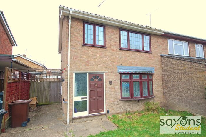 5 Bedroom Semi-Detached House To Rent In Tangerine Close, Colchester, Essex, CO4