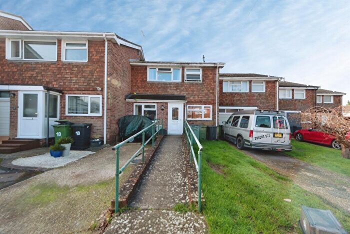 4 Bedroom Terraced House For Sale In The Spinney, Waterlooville, PO8