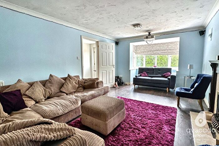 5 Bedroom Detached House For Sale In Lucerne Avenue, Bure Park, Bicester, OX26