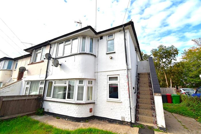 1 Bedroom Flat To Rent In Stafford Avenue, Slough, SL2