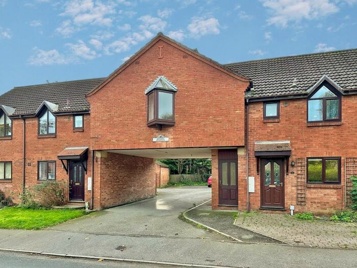2 Bedroom Flat For Sale In Roedeer Cottages, Raskelf, York, YO61