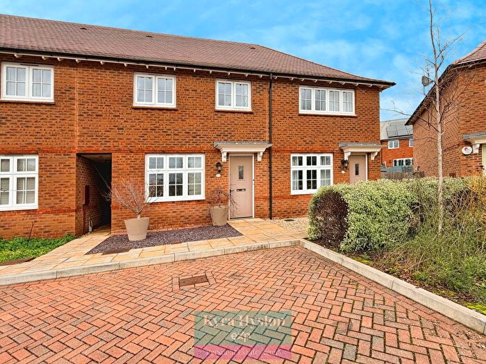 3 Bedroom Semi Detached House For Sale In Vickery Close, Exeter, EX1