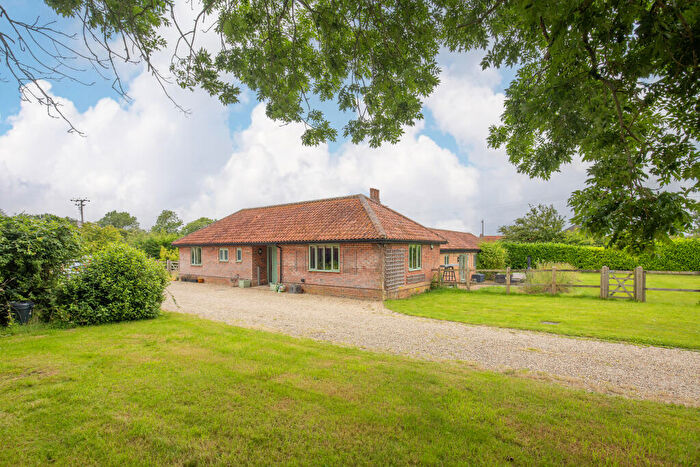 4 Bedroom Bungalow To Rent In Short Green, Winfarthing, IP22