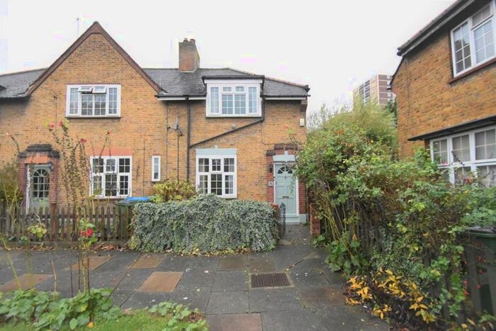 2 Bedroom Property To Rent In Roan Street, London, SE10