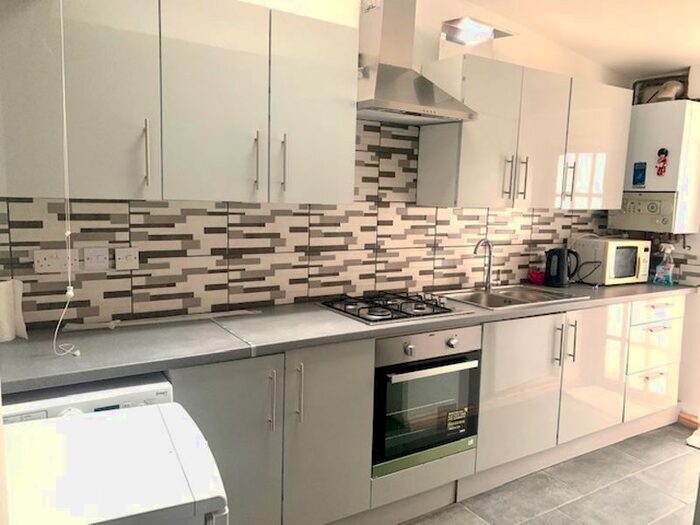 4 Bedroom Terraced House To Rent In Cornwallis Avenue, Edmonton, London N9