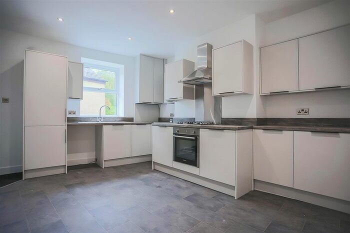 3 Bedroom Property To Rent In Duke Street, Rossendale, BB4