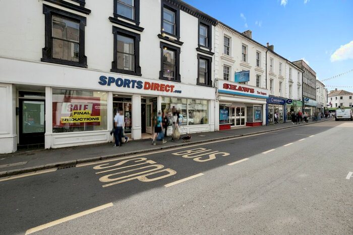 3 Bedroom Flat To Rent In Queen Street, Newton Abbot, Devon, TQ12