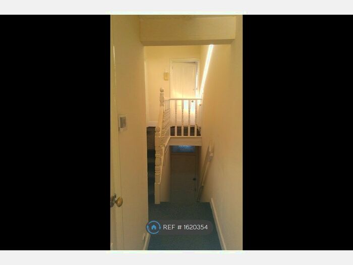 1 Bedroom Flat To Rent In Egremont Road, Exmouth, EX8