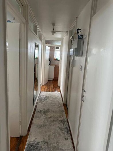 2 Bedroom Flat For Sale In Brookbank, Turkey Street, Enfield, Enfield, EN1