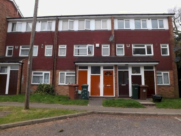 3 Bedroom Maisonette To Rent In Highlands, Watford, WD19