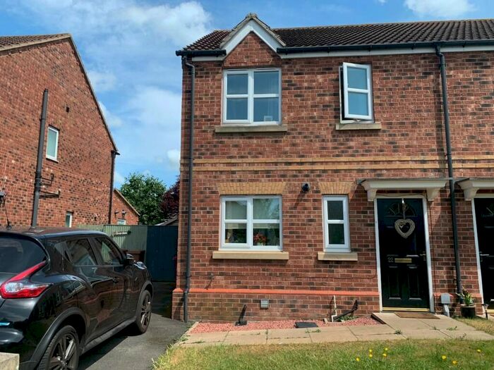 3 Bedroom Semi-Detached House To Rent In Greyfriars Close, Scunthorpe, DN17