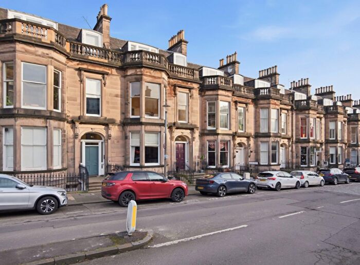 2 Bedroom Flat For Sale In / Coates Gardens, Edinburgh, EH12