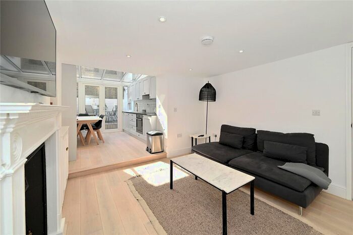 2 Bedroom Maisonette To Rent In Chalcot Road, Primrose Hill, London, NW1