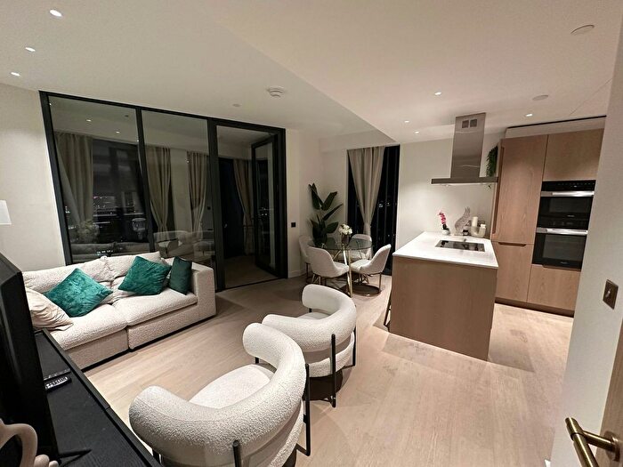 2 Bedroom Flat To Rent In Nine Elms Lane, London, SW8