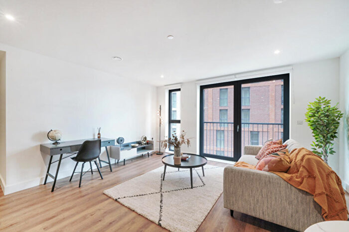 2 Bedroom Apartment To Rent In Francis House, SL6