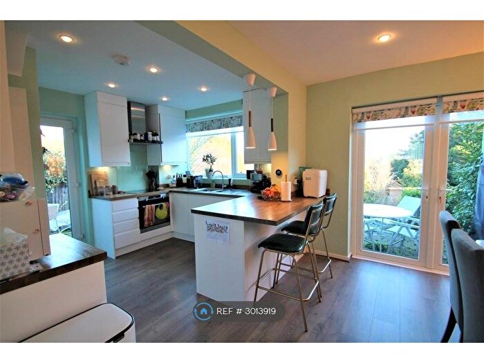 3 Bedroom Semi-detached House To Rent In East View, Barnet, EN5