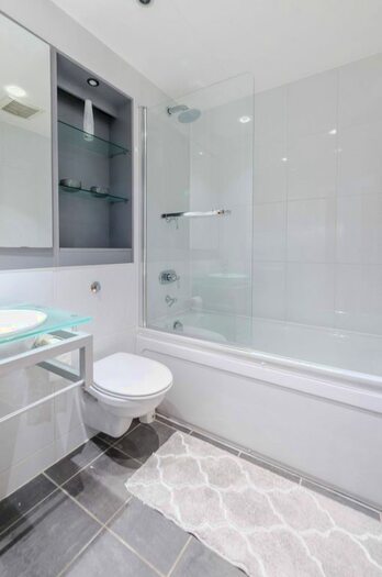 2 Bedroom Flat To Rent In Albert Embankment, Albert Embankment, London, SE1