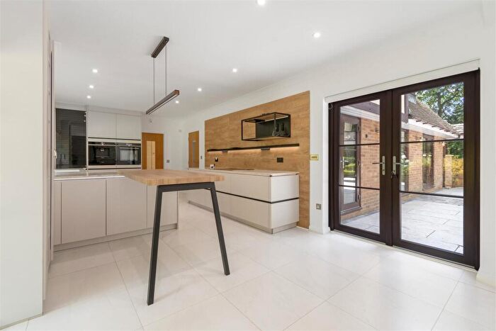 5 Bedroom Detached House To Rent In Endwood Drive, Sutton Coldfield, B74